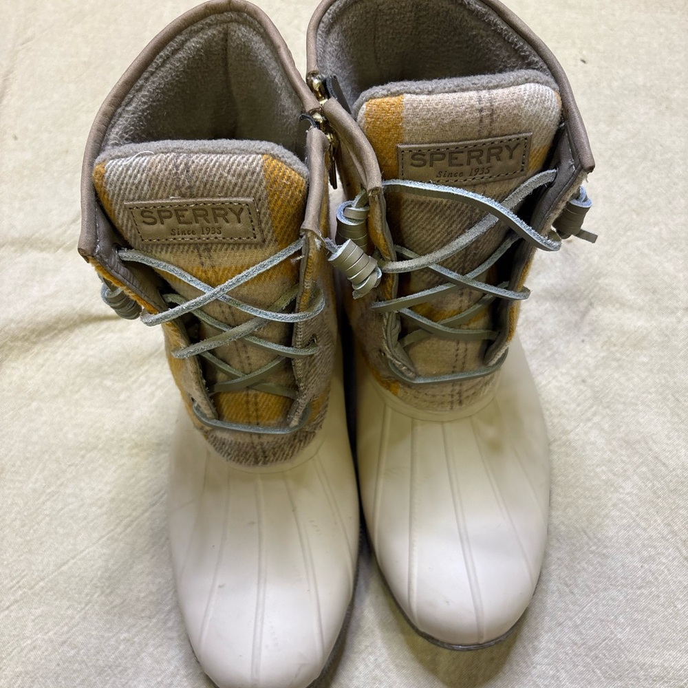 Sperry Tan and Cream Boots
